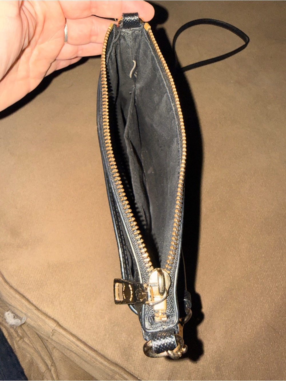 Coach Black Leather Slim Crossbody Messenger Bag with Gold Hardware ✨ - Picture 4 of 7
